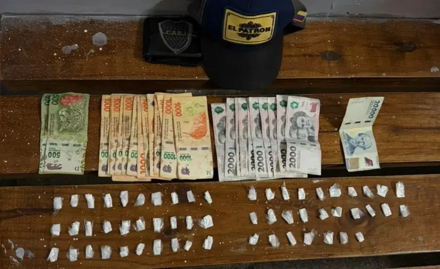 Trató de escapar de la policía en zona noroeste y lo detuvieron con más de 50 dosis de cocaína