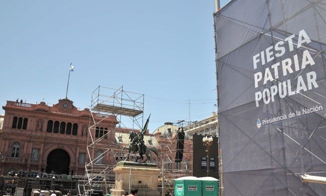 30 años de Democracia: Acto en Plaza de Mayo con León Gieco, Víctor Heredia y Kapanga
