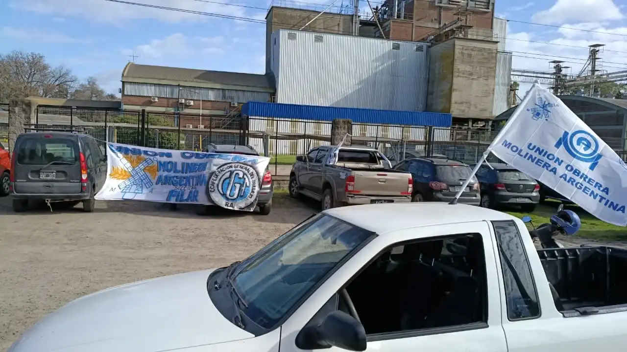 Tensión en una empresa de Pilar ante reclamo de trabajadores - 1
