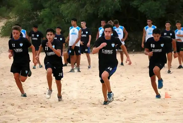 Las juveniles de Juventud Unida comenzaron la pretemporada