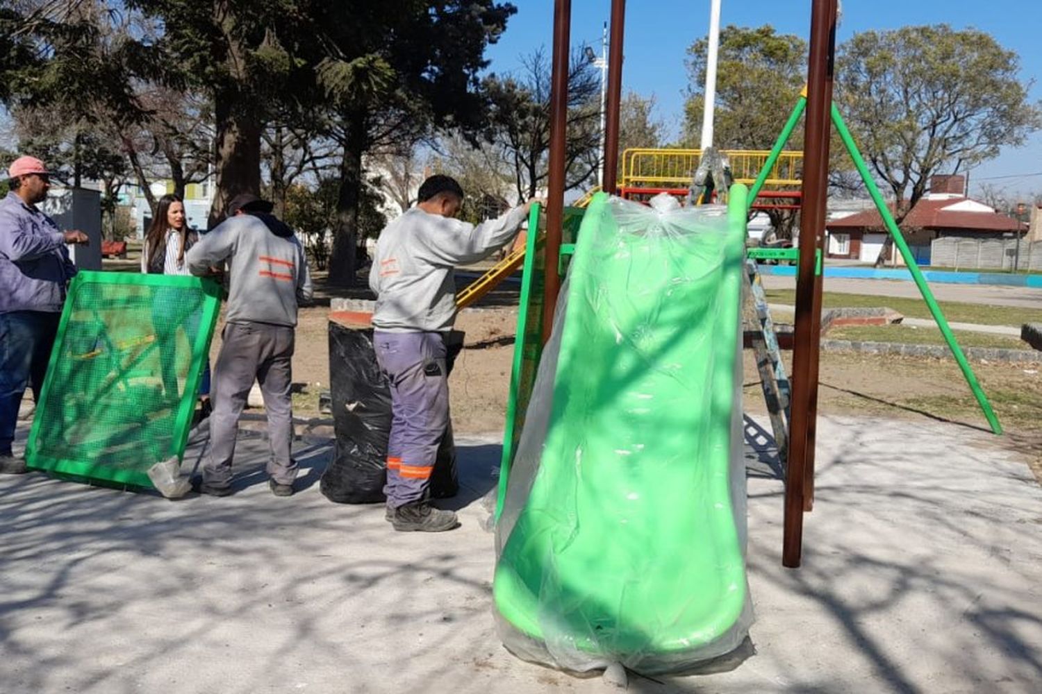 Las mejoras en espacios verdes llegan a más barrios de la ciudad