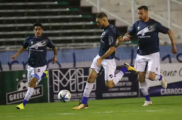 Alvarado enfrenta a Deportivo Madryn en busca de la final