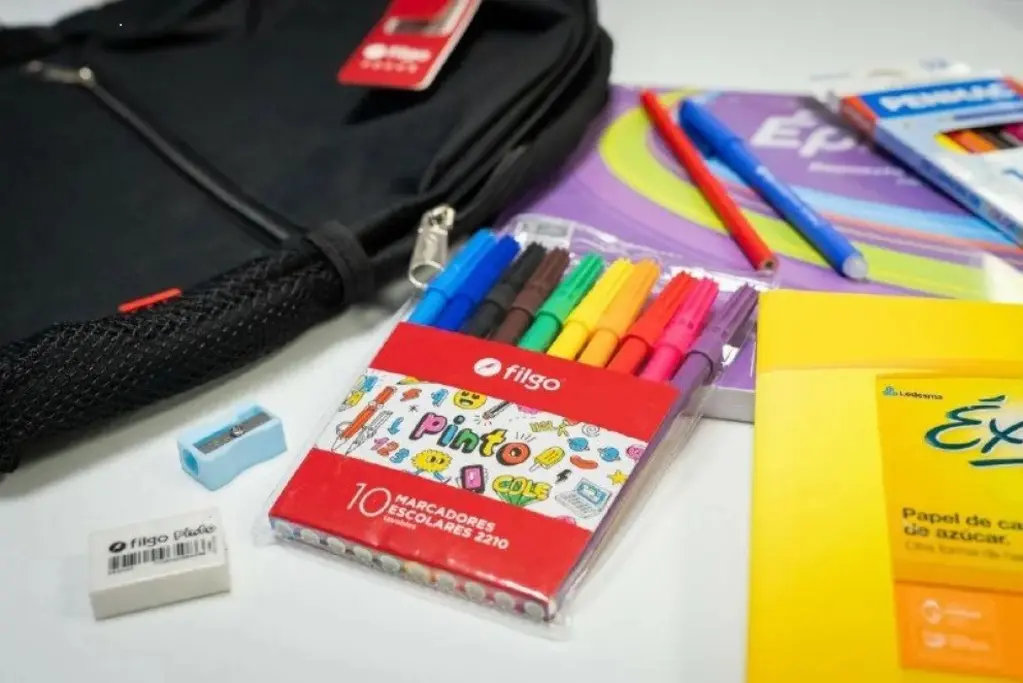 Se distribuyeron kits escolares destinados a estudiantes de nivel inicial, primario y secundario.