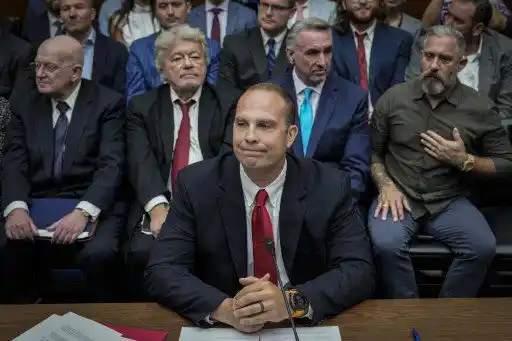 ¡NO ESTAMOS SOLOS! Exfuncionario de inteligencia acusa a EE.UU. de ocultar información sobre ovnis (+Video)