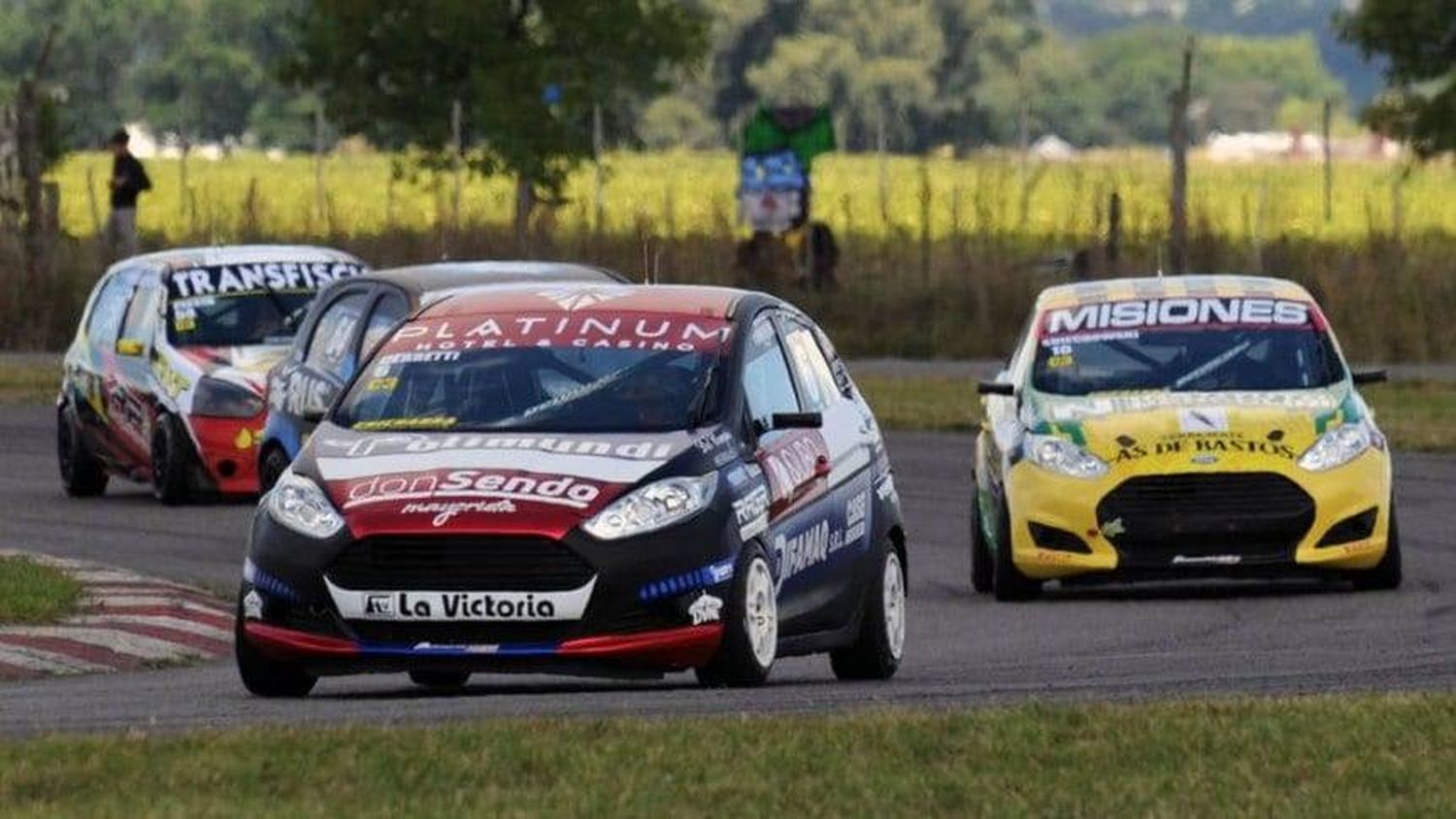 El Turismo Pista abrió su campeonato en Olavarría