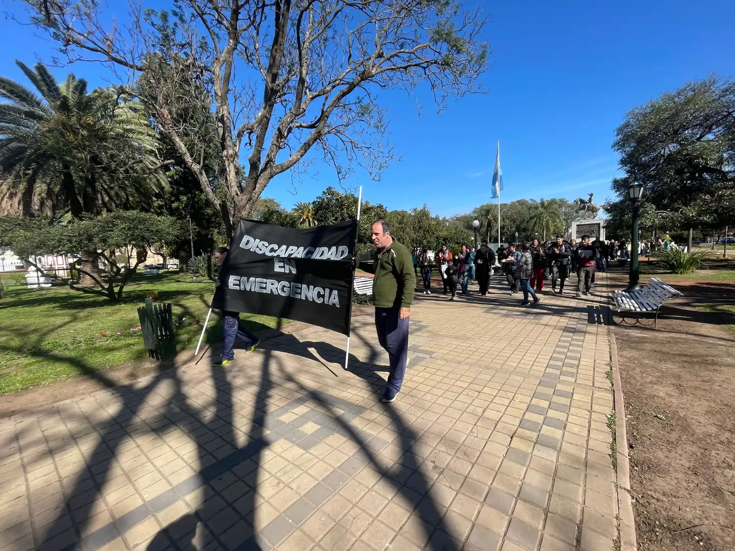 Movilización en el centro de Rafaela contra el veto a la Ley de Emergencia en Discapacidad: “La situación es crítica” - 1