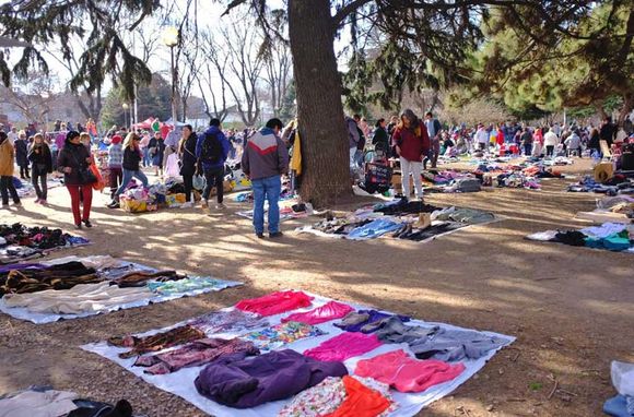 Los feriantes de Plaza Rocha, otros afectados por el incendio