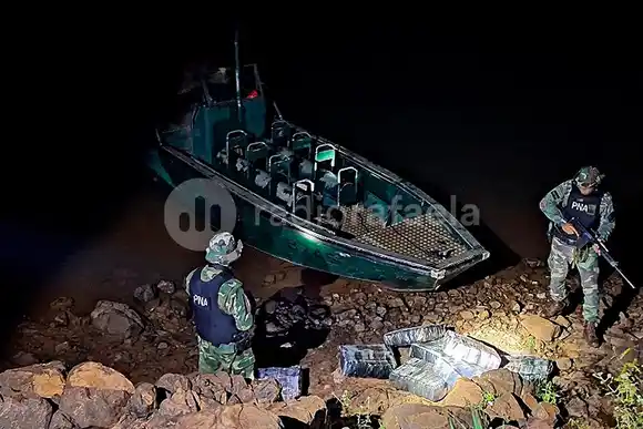 Encontraron un "bote narco" en el Río Paraná lleno de droga: la carga está valuada en más de mil millones de pesos