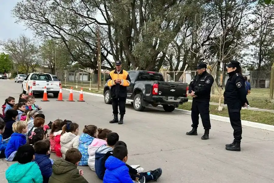 Se llevó a cabo una jornada especial en el Jardín con Control Público en San Vicente