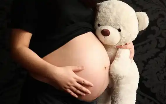 Argentina redujo el embarazo adolescente un 60% en 10 años