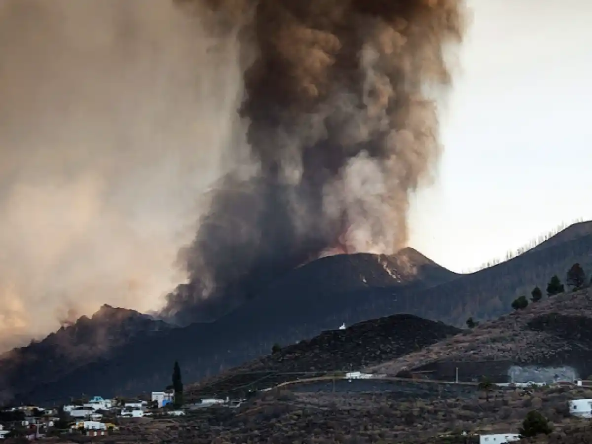 Los vecinos de La Palma vuelven a sus casas pero dicen que el paisaje "es horroroso, como un cementerio"