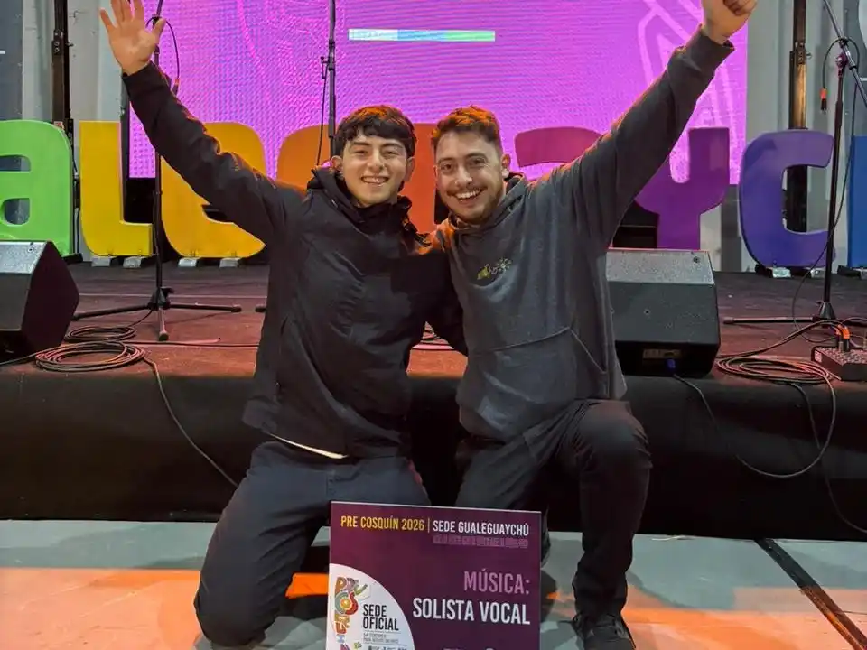 Ignacio Sartori Cabrera (izquierda) junto a Alejo Escobar, quien también es músico