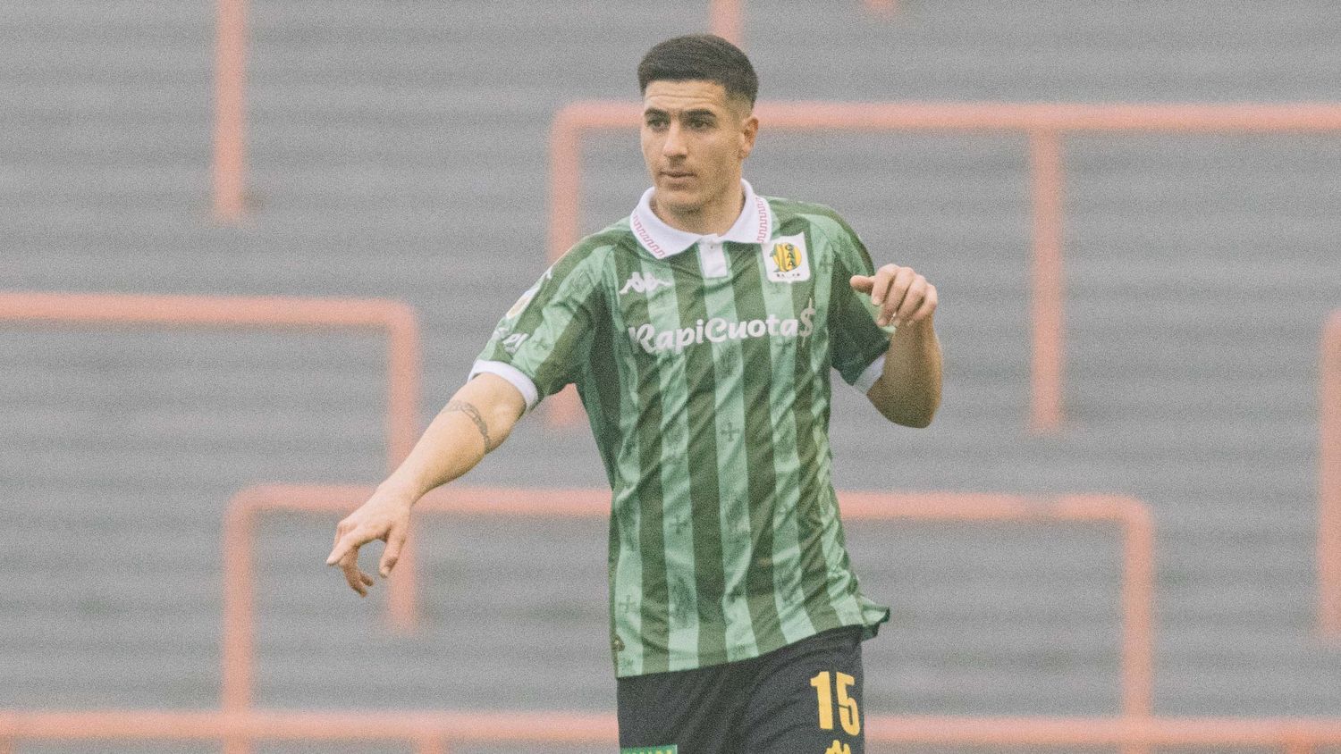 Santiago Laquidain jugando ante Boca