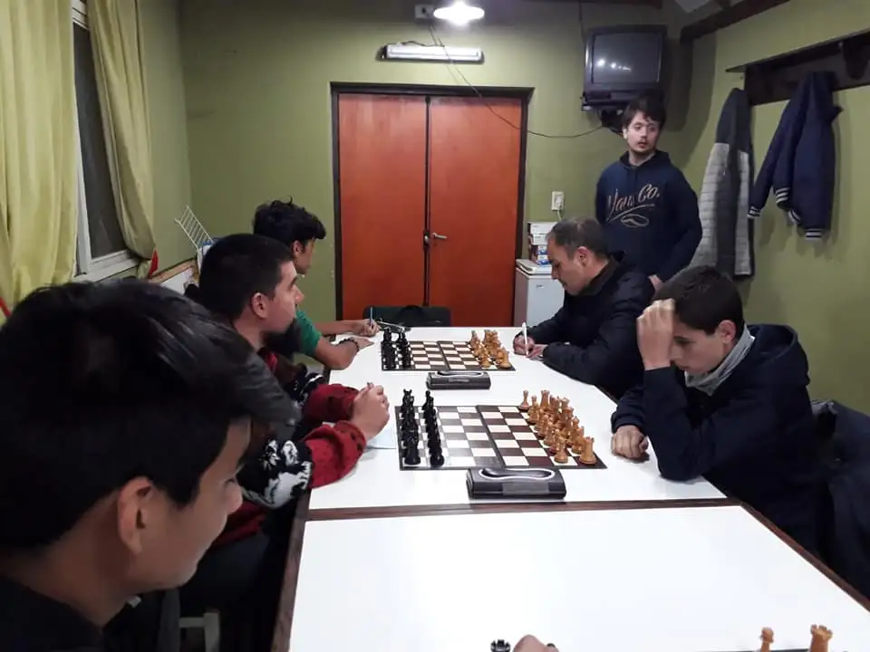 Comenzó el Oficial  de Tercera categoría