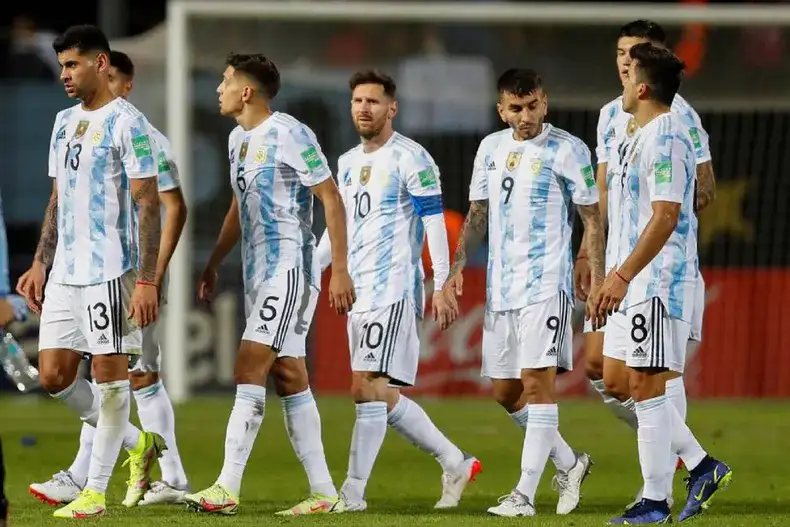 Qatar 2022: Scaloni ya definió el reemplazo de "Tucu" Correa