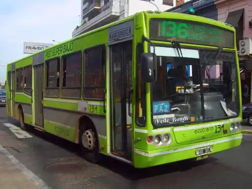 Paran 11 de líneas de colectivo tras intentos de robo a los tiros