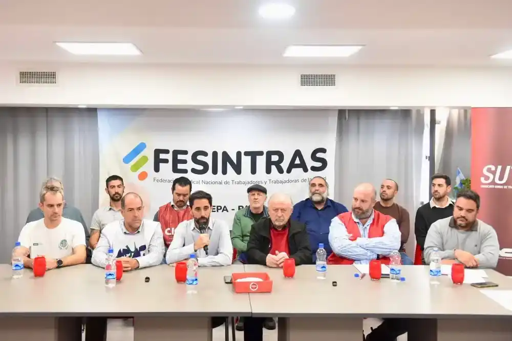 La conferencia de prensa de las autoridades de Fesintras, en la sede del Sutepa.