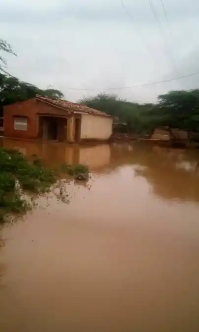 ANGUSTIA EN COMUNIDADES: lluvias dejaron viviendas inundadas en el estado Lara