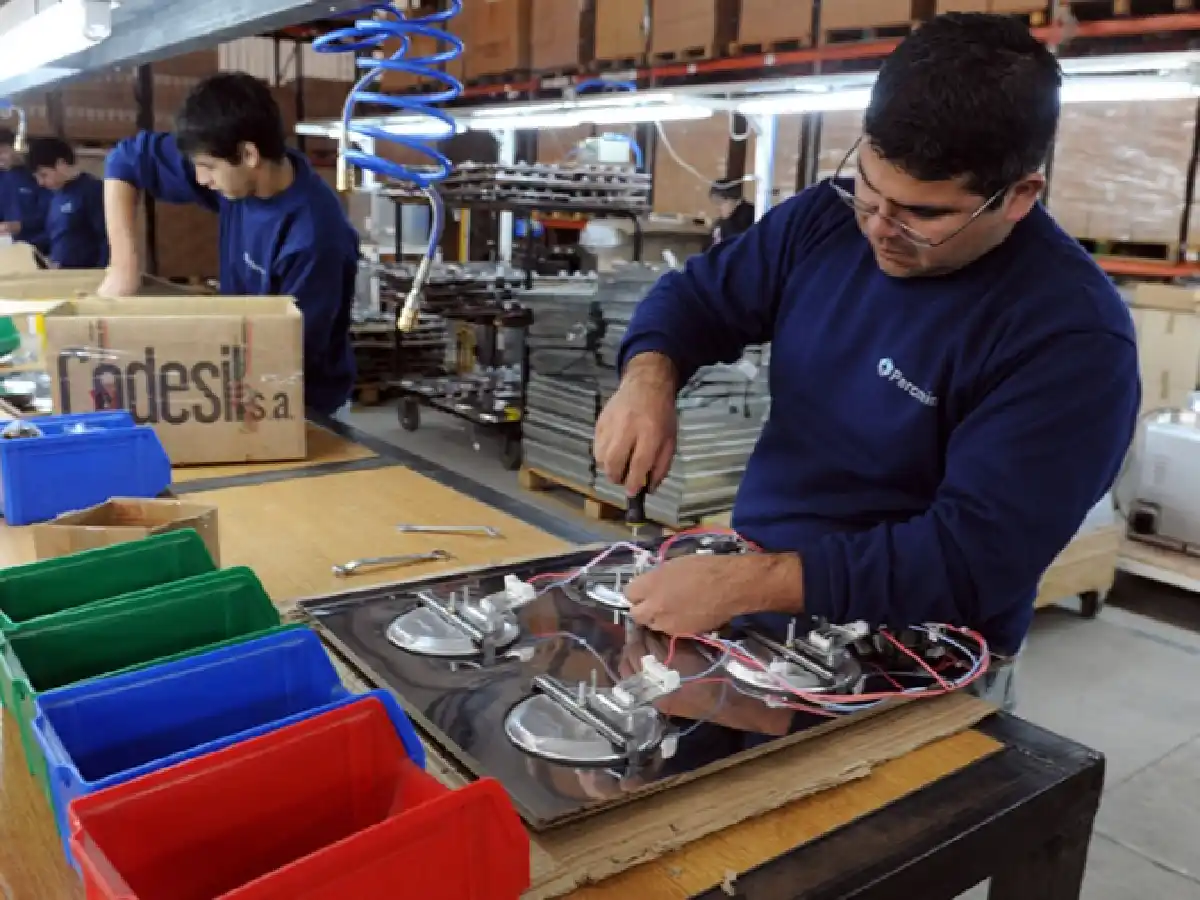 La actividad económica registró una suba del 4,8% en marzo