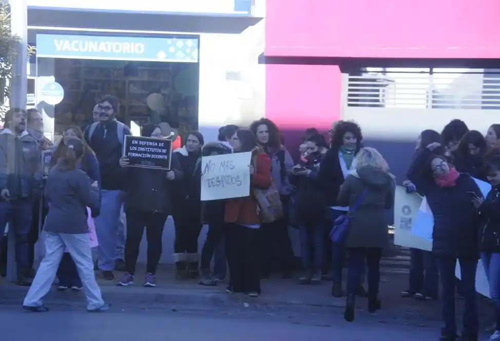 Protestas durante la visita de Macri y Vidal 