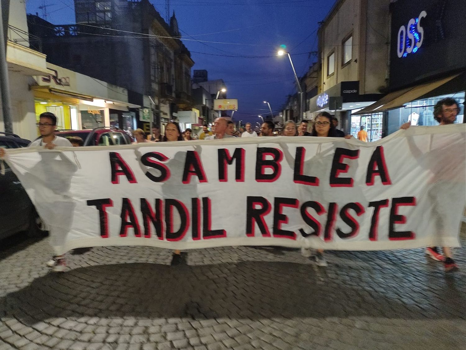 Tandil  Resiste - 1