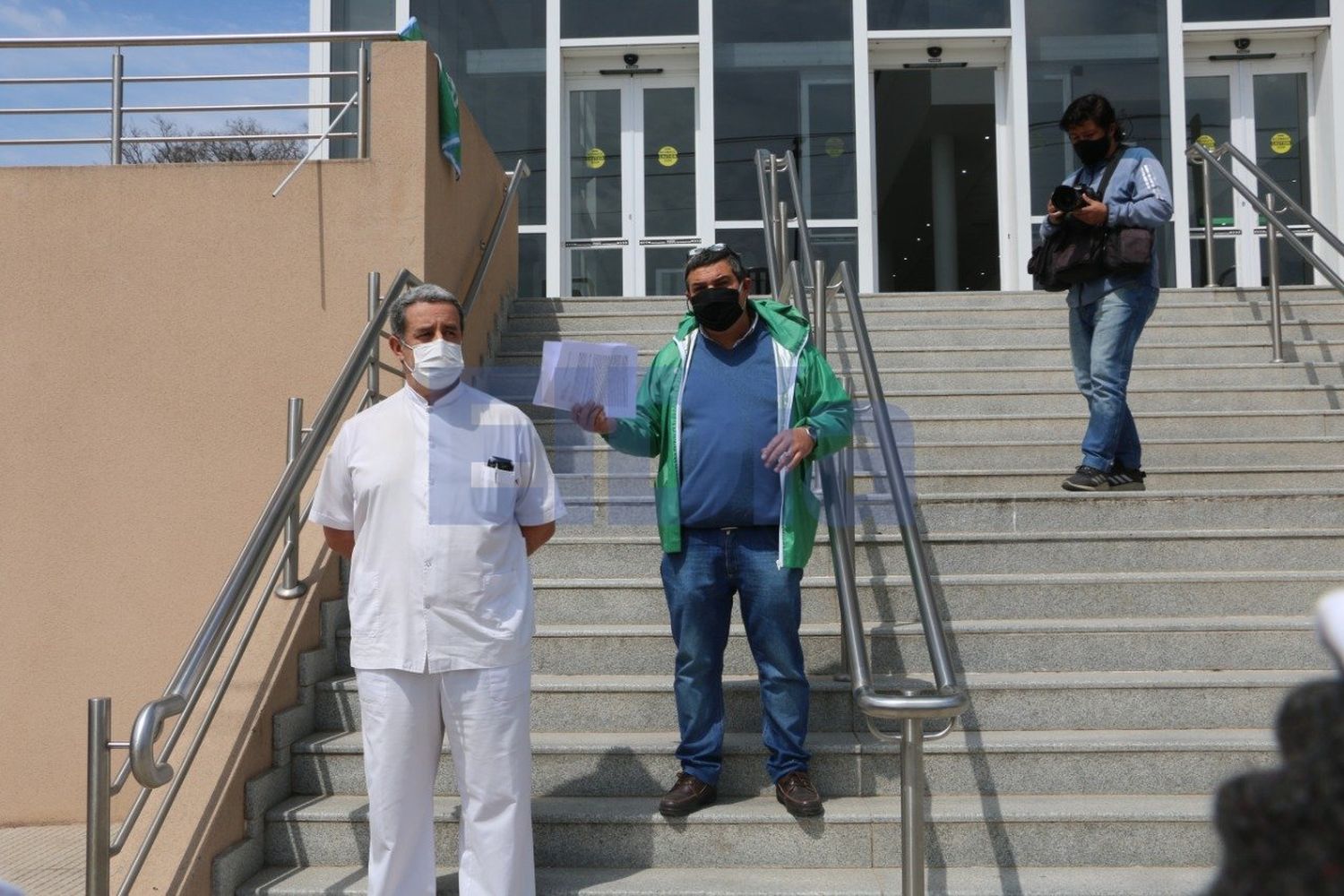 Trabajadores le pidieron la renuncia al Director del Hospital Centenario