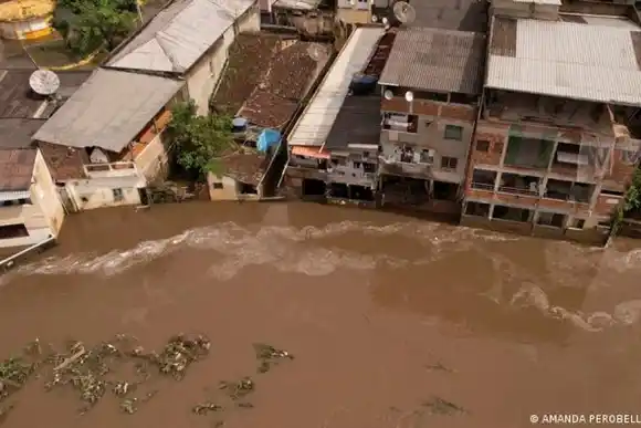 Suman 48 los muertos por las lluvias en Brasil y decenas de personas siguen desaparecidas