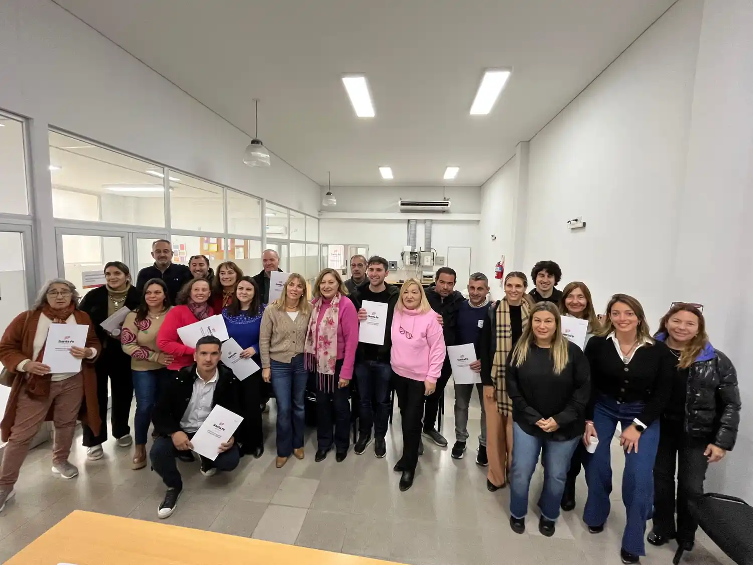 Autoridades de distintas localidades del sur que firmaron el convenio.