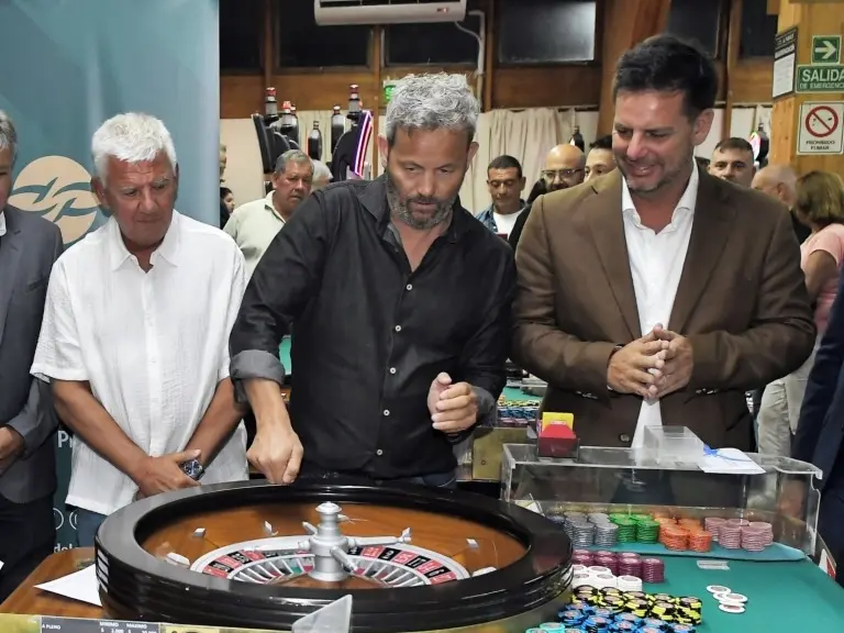 “Colorado el 14” inauguró la temporada en el Casino Monte Hermoso