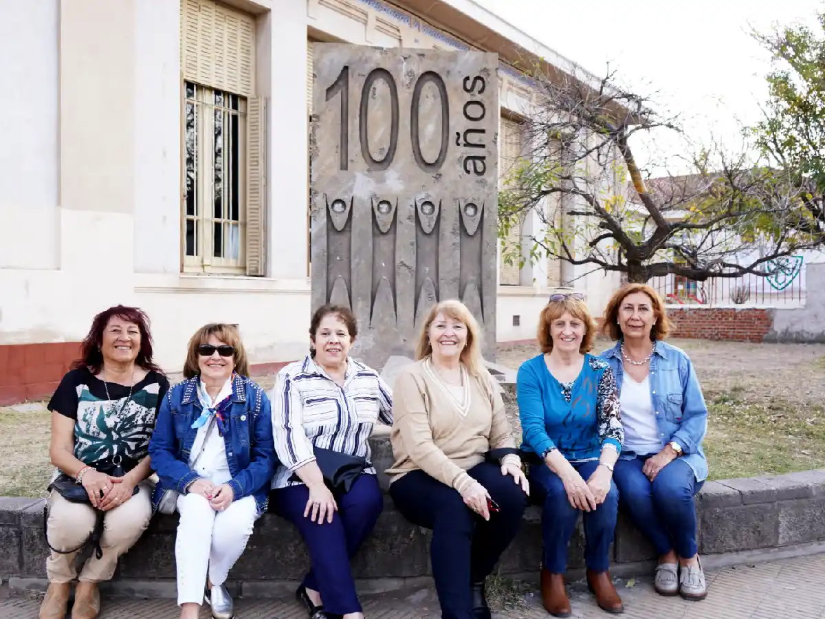 La promo 72 del secundario celebra  50 años con orgullo y emoción 