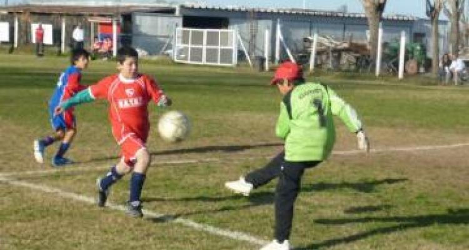 Paraná visitó a Villa Igoillo y venció en cinco categorías