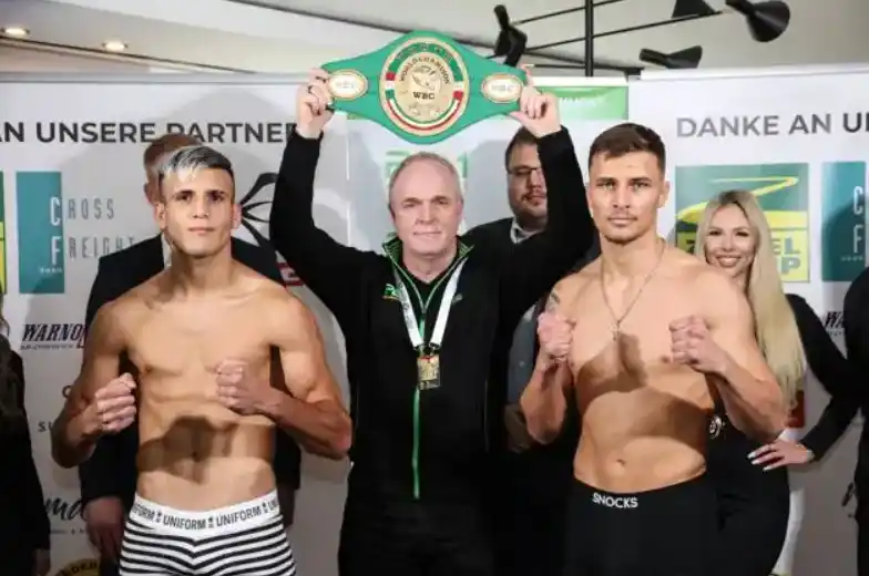 Leonel Ávila y Max Suske en el pesaje oficial del combate.