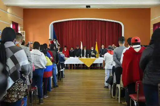 ¡SE ACABÓ EL PARO EN ECUADOR! Gobierno bajó precio del combustible y el movimiento indígena aceptó