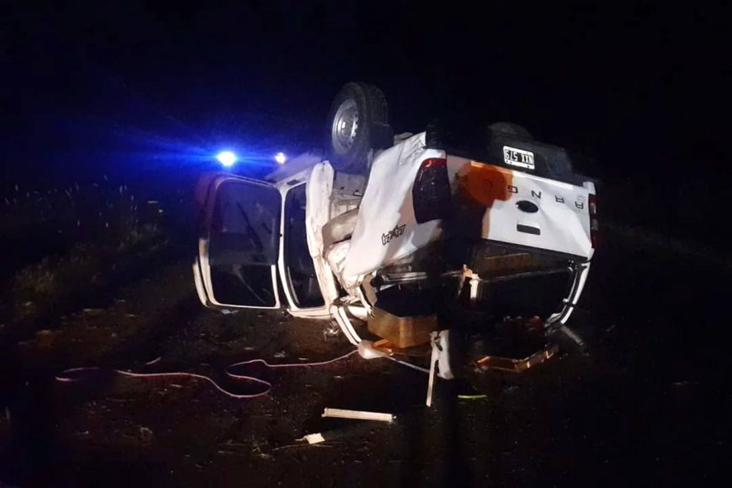 Así terminó una camioneta con una embarazada a bordo
