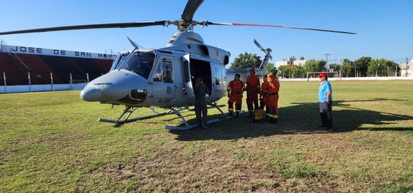 Seis bomberos sampedrinos se suman a los brigadistas para combatir el fuego en las islas