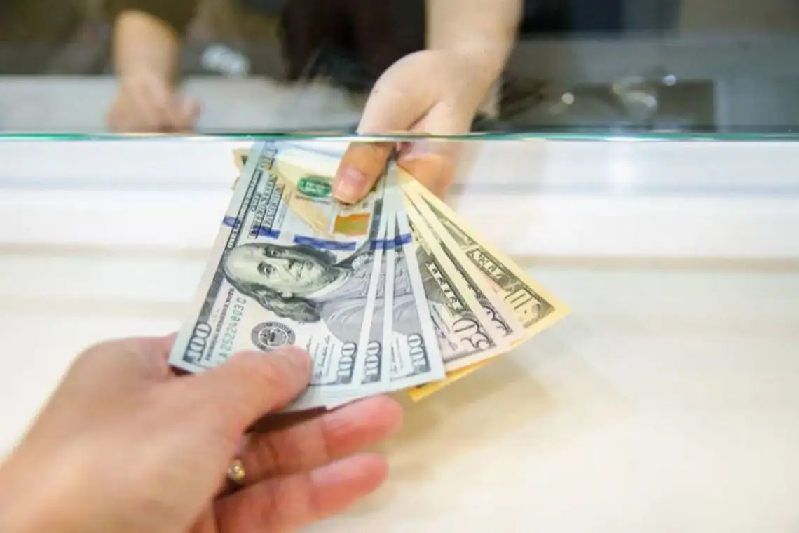 Dólares 11 personas por segundo compraron para atesoramiento