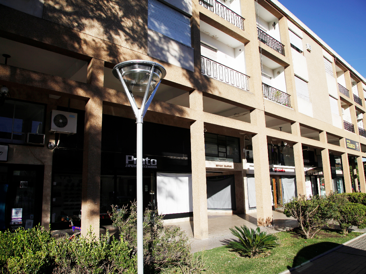 Inauguran los faroles led en el centro de la ciudad