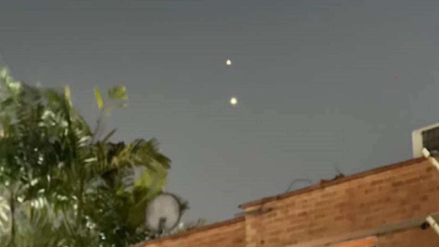 ¡NO SON OVNIS! Vea este #2Mar la alineación de los planetas que han confundido con objetos voladores