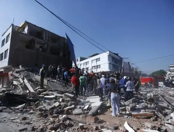 Un terremoto de magnitud 7,4 sacudió a Colombia y dejó al menos 72 muertos