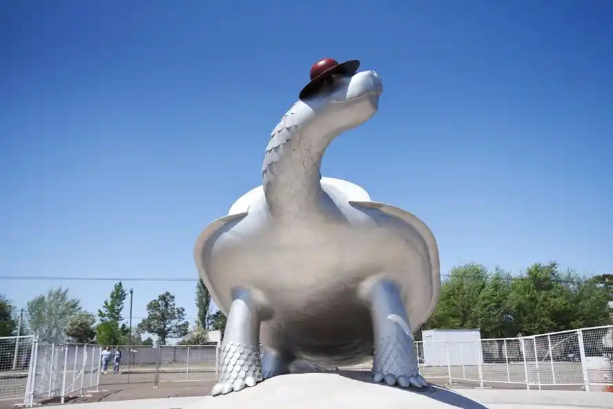 El nuevo monumento tiene 3.30 metros de alto, 2.92 metros de ancho y 4.04 metros de largo.