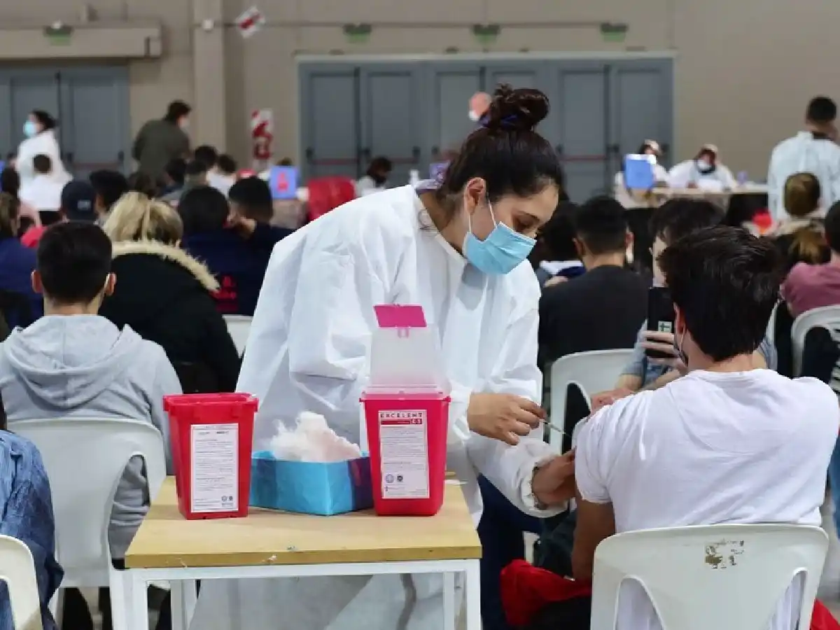 Un fallecido y 12 casos de covid en San Francisco