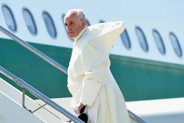 Gira histórica: El Papa llega por primera vez a África 