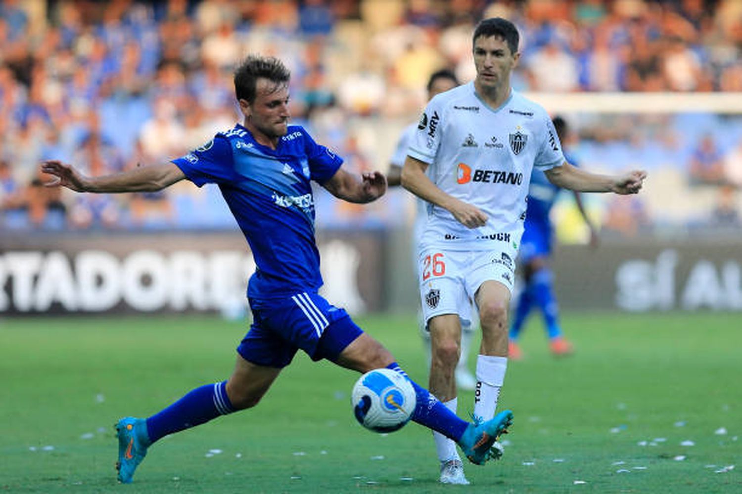 "Nacho" Fernández, en acción ante Emelec.