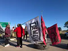 En el marco del paro, el Movimiento Primero de Octubre realizó un corte general de la ruta nacional 226
