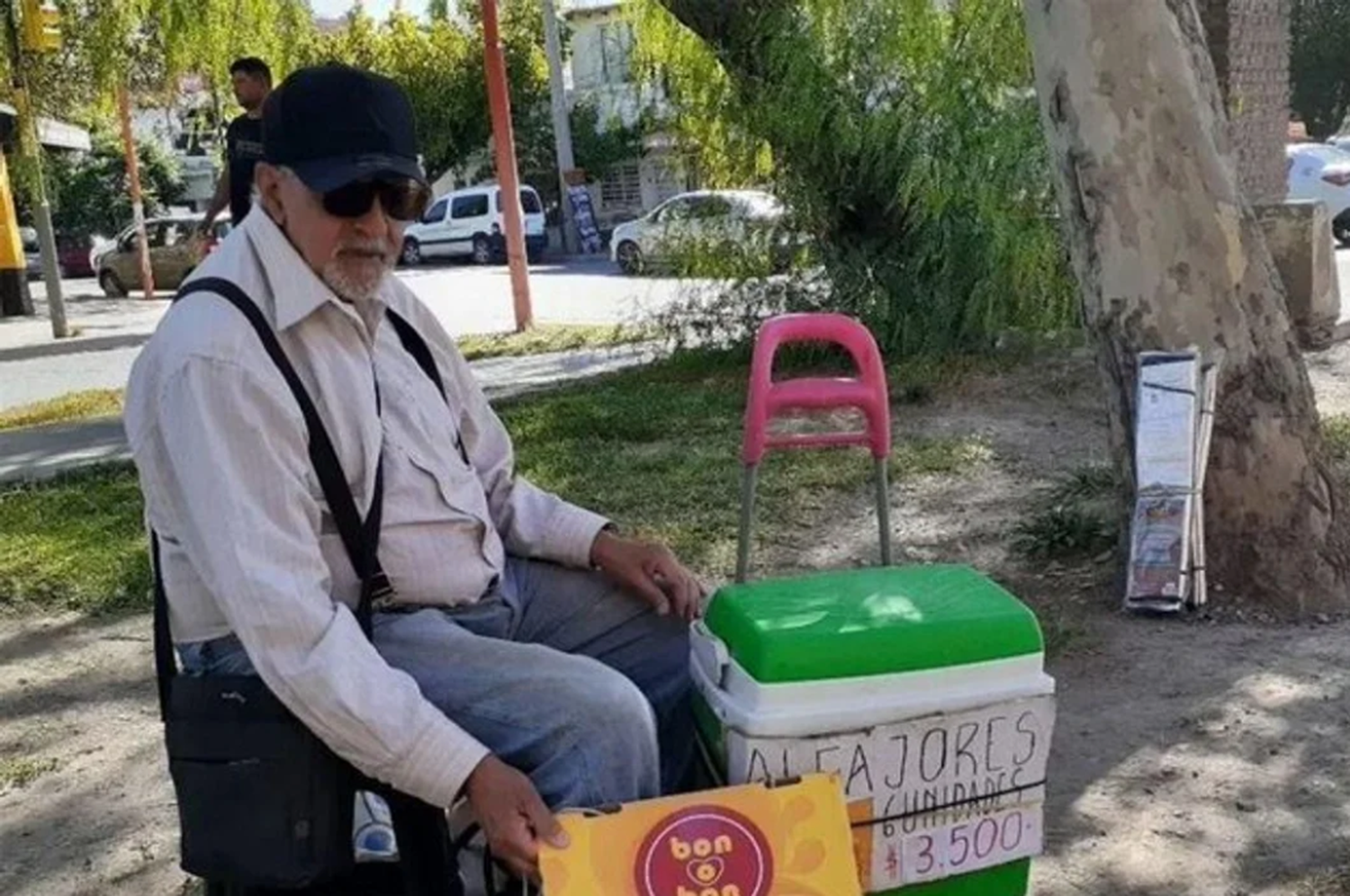 Llevaba a las niñas al cine y a la República de los Niños, registrándose en hoteles donde afirmaba que eran sus sobrinas.