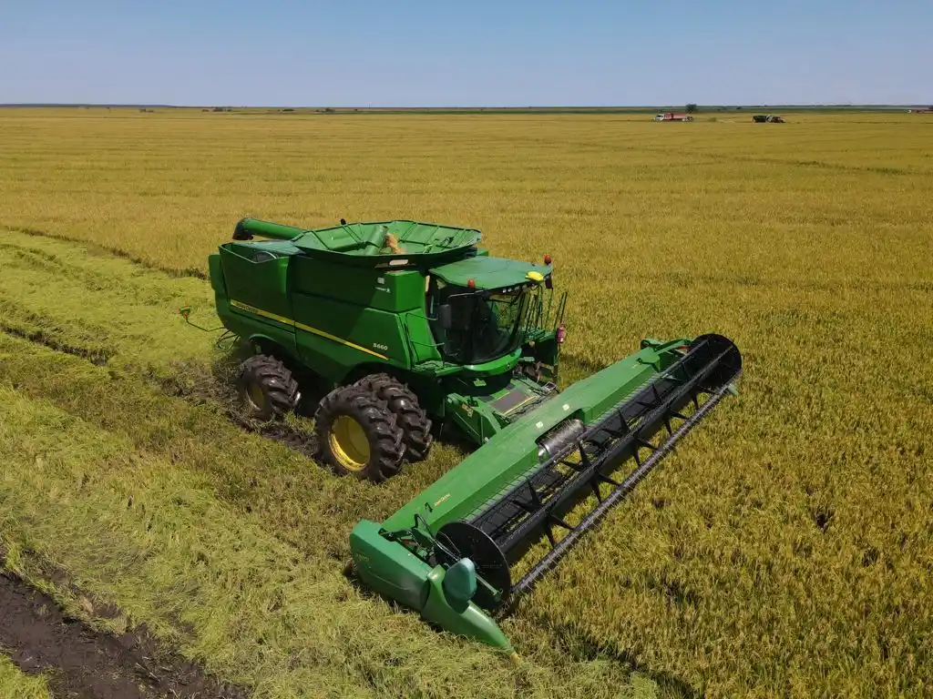 El campo advirtió que la falta de combustibles puede impactar negativamente al sector