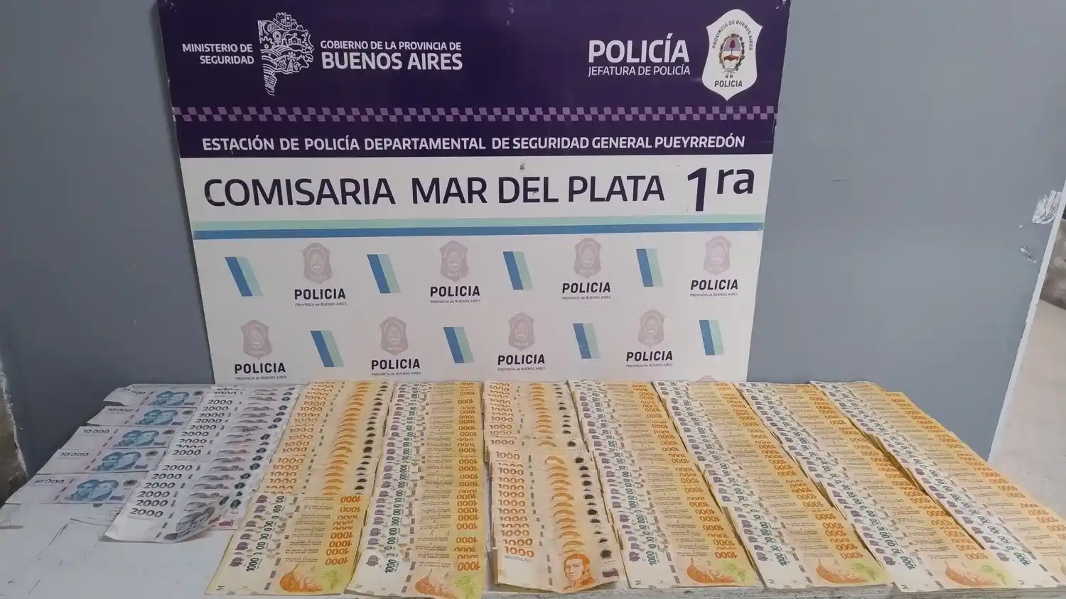El hombre, que cuenta con numerosos procesos penales, había violentado la persiana de la entrada.