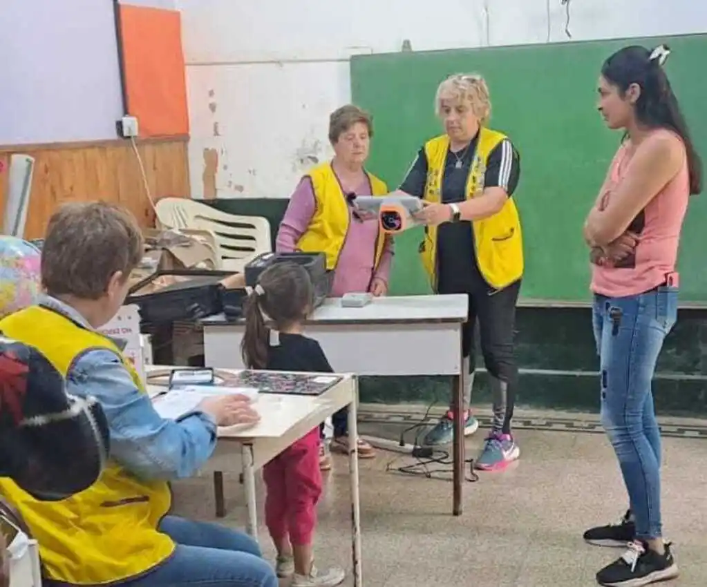 Campaña de contro visual organizada por el Club de Leones