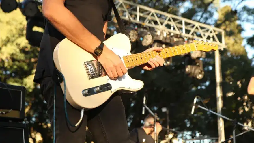 Premios AqM a la música independiente: abrieron la convocatoria nacional para artistas y productores