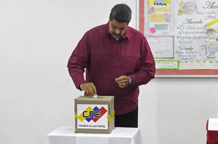 Se abrieron los comicios y los venezolanos votan presidente hasta 2025
